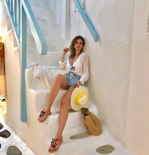 Luciana Gimenez feet photo thumbnail