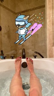 Luciana Gimenez feet photo thumbnail