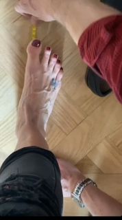 Luciana Gimenez feet photo thumbnail