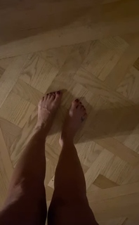 Luciana Gimenez feet photo thumbnail