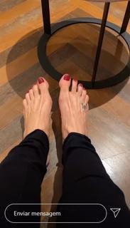 Luciana Gimenez feet photo thumbnail