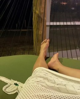 Luciana Gimenez feet photo thumbnail