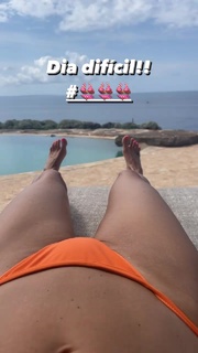 Luciana Gimenez feet photo thumbnail