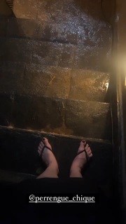 Luciana Gimenez feet photo thumbnail