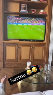 Luciana Gimenez feet photo thumbnail