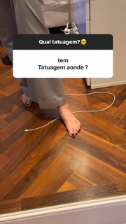 Luciana Gimenez feet photo thumbnail