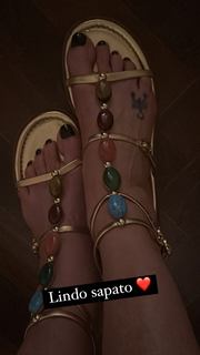 Luciana Gimenez feet photo thumbnail