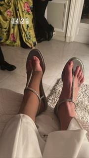 Luciana Gimenez feet photo thumbnail