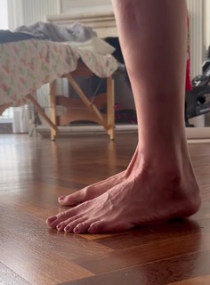 Luciana Gimenez feet photo thumbnail