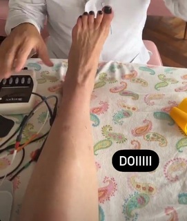 Luciana Gimenez feet photo thumbnail