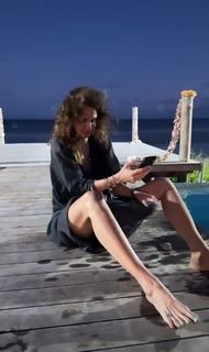 Luciana Gimenez feet photo thumbnail