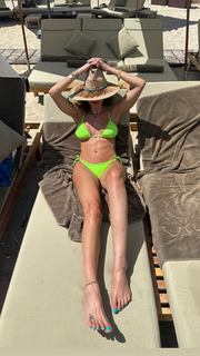 Luciana Gimenez feet photo thumbnail