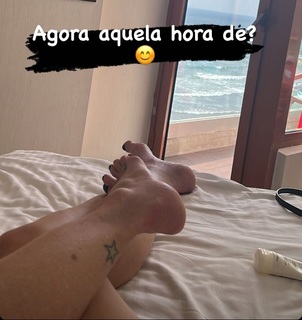 Luciana Gimenez feet photo thumbnail