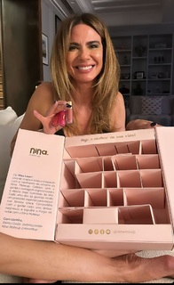 Luciana Gimenez feet photo thumbnail