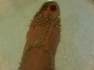 Luciana Gimenez feet photo thumbnail