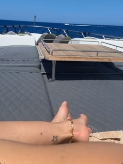 Luciana Gimenez feet photo thumbnail