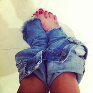 Luciana Gimenez feet photo thumbnail