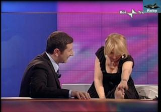 Luciana Littizzetto feet photo 7
