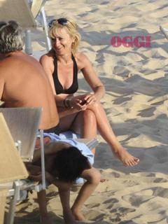 Luciana Littizzetto feet photo 18