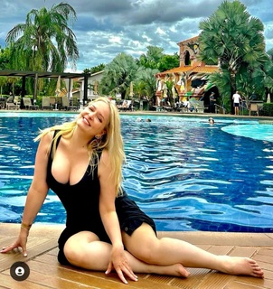 Luciana Vendramini feet photo 10