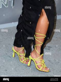 Luciane Buchanan feet photo 5