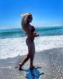 Lucie Borhyová feet photo 8