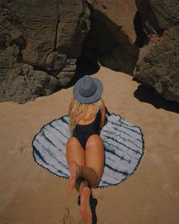 Lucie Donlan feet photo 11