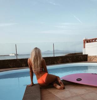 Lucie Donlan feet photo 9