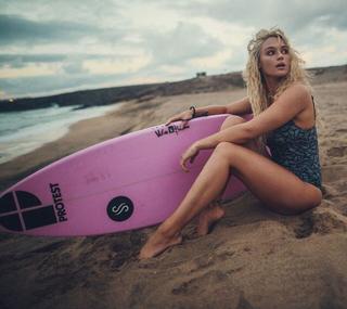 Lucie Donlan feet photo 2