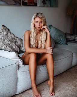 Lucie Donlan feet photo 19