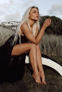 Lucie Donlan feet photo 3