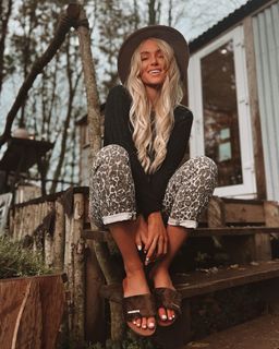 Lucie Donlan feet photo 20