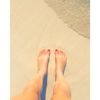 Lucie Fink feet photo 1