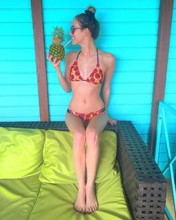 Lucie Fink feet photo 2