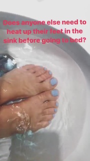 Lucie Fink feet photo 14