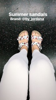 Lucie Fink feet photo 1