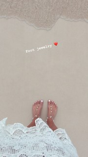 Lucie Fink feet photo 7