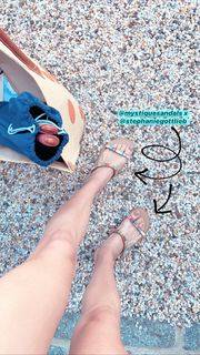 Lucie Fink feet photo 5
