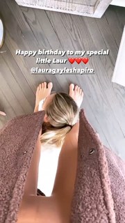Lucie Fink feet photo 4