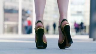Lucilla Agosti feet photo thumbnail