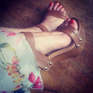 Lucilla Agosti feet photo thumbnail