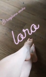 Lucilla Agosti feet photo thumbnail