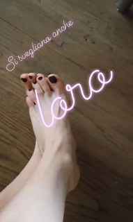 Lucilla Agosti feet photo thumbnail