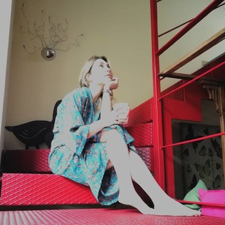 Lucilla Agosti feet photo thumbnail