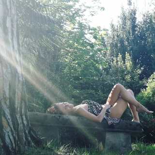 Lucilla Agosti feet photo thumbnail