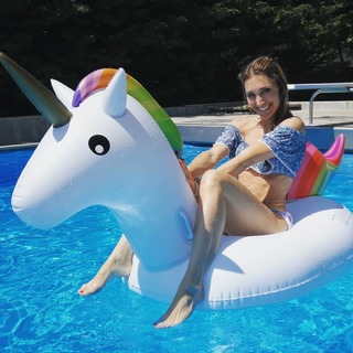 Lucilla Agosti feet photo thumbnail