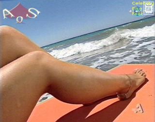 Lucilla Agosti feet photo thumbnail