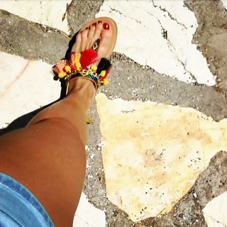 Lucilla Agosti feet photo thumbnail