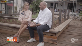 Lucilla Agosti feet photo thumbnail