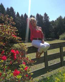 Lucilla Agosti feet photo thumbnail